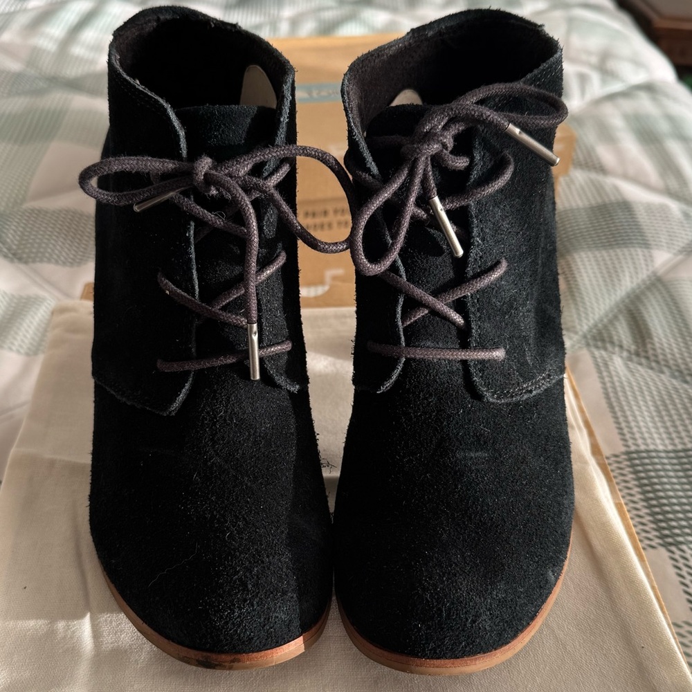 Toms Lunata lace-up boots (black suede)